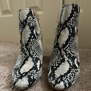 Snakeskin ankle boots with chunky heel